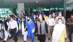 سعودی عرب کی جیلوں سے رہائی پانے والے 28 قیدی وطن پہنچ گئے
