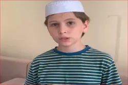 Zwölfjähriger  Tadschike lernt Koran und Ahadith auswendig