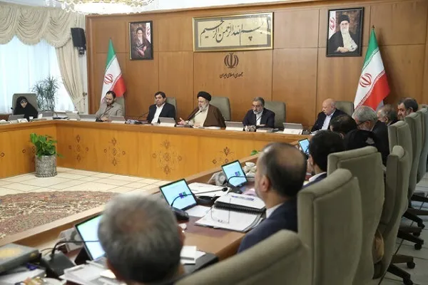 تأکید رئیس جمهور بر پیگیری موضوع مسمومیت دانش‌آموزان