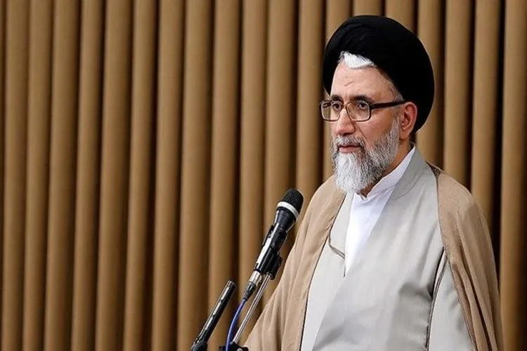 دشمن در تلاش برای آسیب‌زدن به هنجارهای قرآنی جامعه است