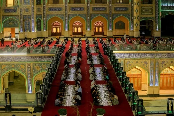 میزبانی صحن «مادر» از زائران روزه‌دار خانه پدری + گزارش تصویری
