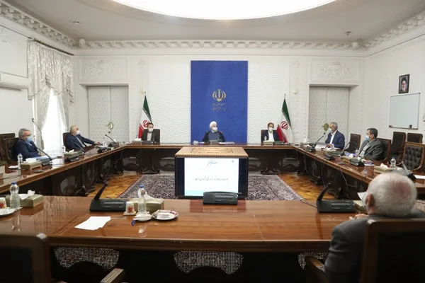 دستگاه‌های دولتی در واگذاری سهام خود تسریع کنند / امید به پایداری بورس