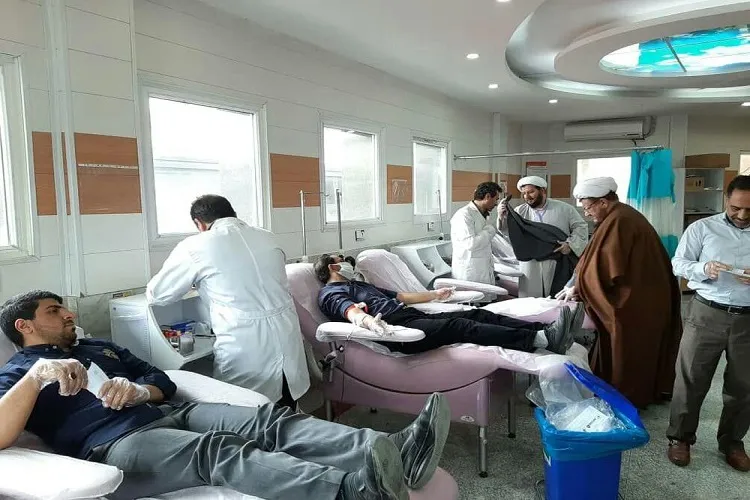اهدای خون توسط روحانیون و ائمه جماعات در کرمانشاه