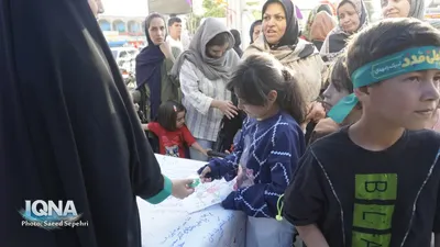 خدمت‌رسانی موکب بسیج دانشجویی ملایر به مردم