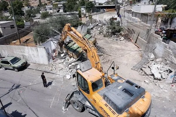 İsrail güçleri Kudüs'te Filistinlilere ait 2 evi yıktı