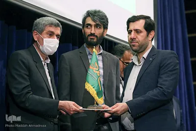 آیین گشایش نمایشگاه آثار هنری و تجلیل از دست اندرکاران کنگره جهانی محمد (ص) در شیراز‎‎