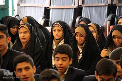 دیدار جمعی از دانش آموزان بسیجی با امام جمعه شهرکرد