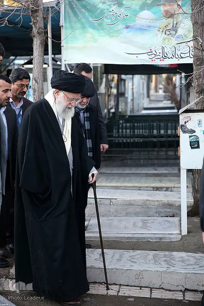 حضور رهبر انقلاب در مرقد امام(ره) و گلزار شهدای بهشت زهرا