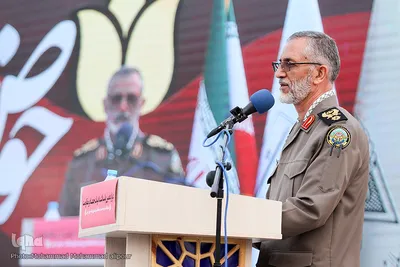 رونمایی از تقریظ رهبری بر کتاب «حوض خون» در اندیمشک