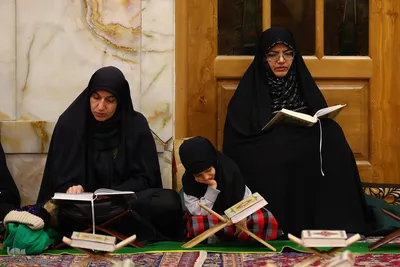 آیین جزءخوانی قرآن کریم در حسینیه رضوی اصفهان