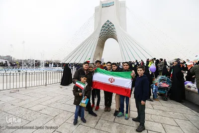 پایه کار انقلاب اسلامی ایران هستیم