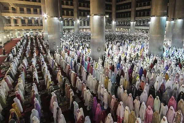 Dünyanın en kalabalık Müslüman ülkesinin nüfusu 268,5 milyonu geçti