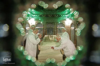آیین غبارروبی مضجع مطهر رضوی