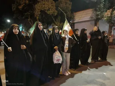 ایستاده در خیابان برای خونخواهی رهبر شهید انقلاب در اهر 