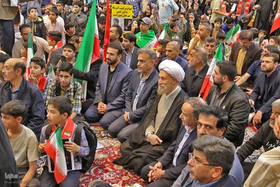 دانش آموزان شیرازی در سوگ همکلاسی های شهید