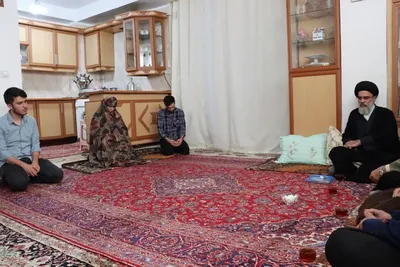 دیدار مدیرکل تبلیغات اسلامی آذربایجان شرقی با خانواده شهدا