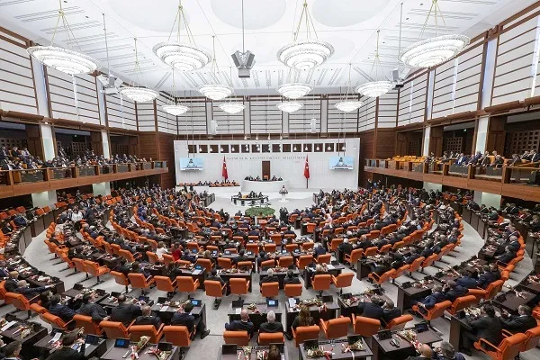 Başörtüsü teklifi yeniden Meclis gündemine geliyor