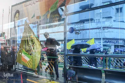 به وقت چهل سالگی؛ تهران، خیابان انقلاب