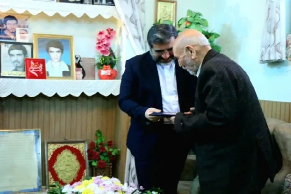 دیدار وزیر فرهنگ و ارشاد اسلامی با خانواده شهیدان خیامی