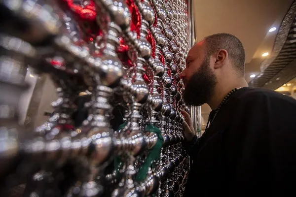 مسیر حسین(ع) و دیگر ائمه ادامه مسیر مسیح(ع) است