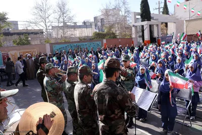 آیین نواختن زنگ انقلاب اسلامی در شیراز