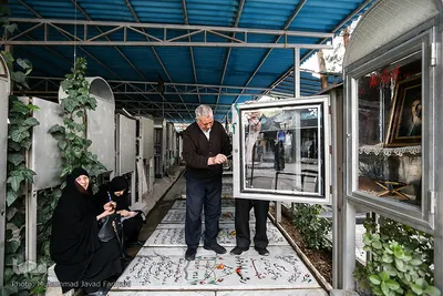 غبارروبی مزار شهدا در آخرین پنجشنبه سال ۱۳۹۷