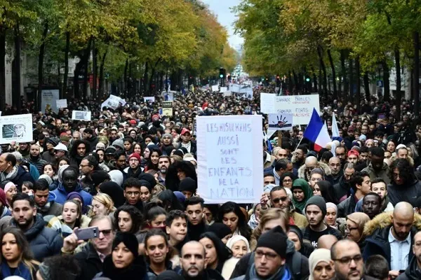 ممانعت از هتک حرمت مقدسات نیازمند اهرم‌های سیاسی و اقتصادی است