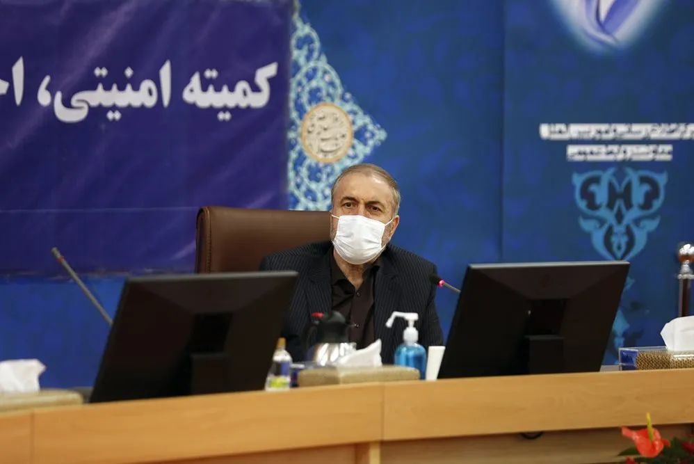 اولویت خرید واکسن است، اما قبل از رسیدن واکسن باید کرونا مهار شود