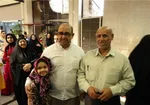 عبدالواحد سعیدی‌زاده در کنار شهید سعیدی‌زاده