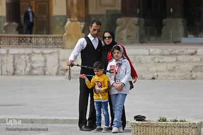 مسافران نوروزی کاخ چهل ستون