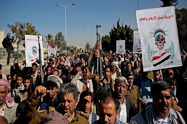 تظاهرات حاشدة في اليمن رفضاً للتصعيد الأميركي واستمرار العدوان