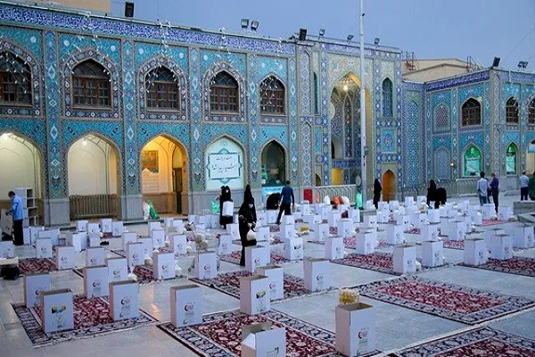 توزیع بسته‌های ارزاق بین نیازمندان در طرح رزمایش مواسات