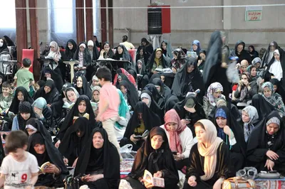 مراسم معنوی دعای عرفه در ملایر