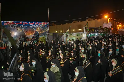 لاله گردانی خدام حرم شاهچراغ (ع) در شب اربعین حسینی