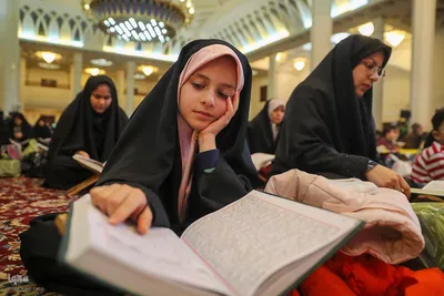 محفل انس با قرآن کریم «بشری» در حرم حضرت شاهچراغ(ع)