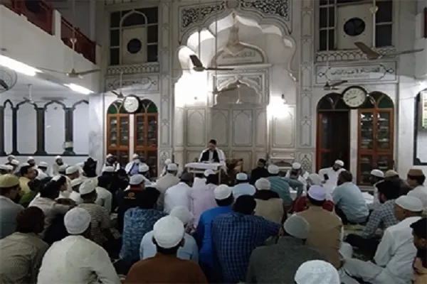 Iranian Qaris Perform Recitation in Indian Mosques