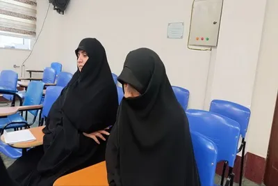 شست حضوری و وبیناری «وظایف کنشگران اجتماعی در بستر حوادث اخیر» که با همکاری جهاد دانشگاهی مازندران در مدرسه علمیه الزهرا(س) ساری