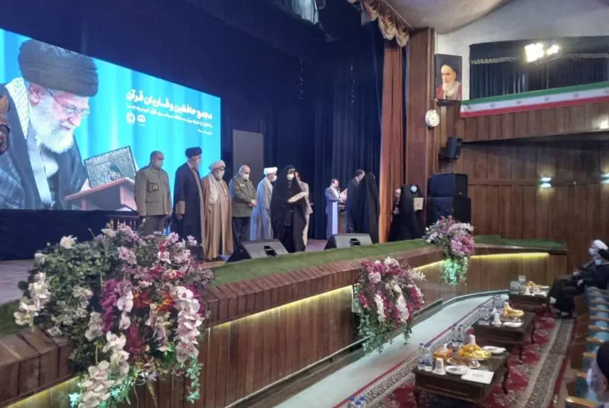 برگزیدگان مسابقات قرآن وزارت دفاع تجلیل شدند
