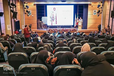 مراسم اختتامیه نمایشگاه هنرهای تجسمی هنرمندان شاهد و ایثارگر منطقه ۴ کشور