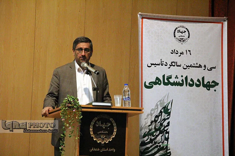 جهاد دانشگاهی برای مقابله با آسیب‌های اجتماعی طرح‌های جامعی تدوین کند