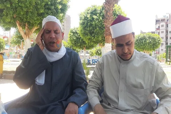 مصر: رجلان كفيفان يقلدان مشاهير قراء القرآن + فيديو