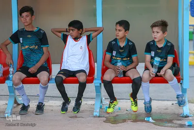 قهرمانان بزرگ، نان آوران کوچک