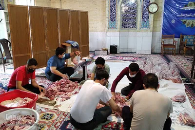 تهیه و توزیع گوشت نذری بین نیازمندان در عید قربان - شیراز