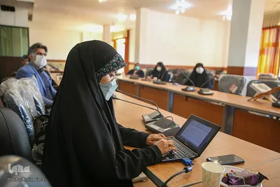 نشست «زن، فرهنگ و هنر اسلامی و خودباوری» در شيراز‎