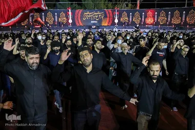 حسینیه ایران؛ مراسم عزاداری شب‌هشتم محرم در کانون رهپویان وصال شیراز‎‎