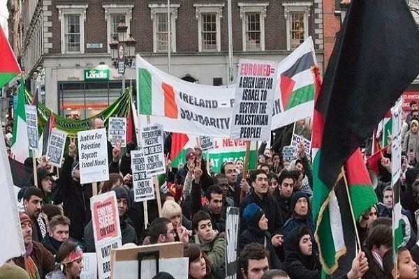 İrlandiya xalqı Qəzzaya görə küçələrə axışıb