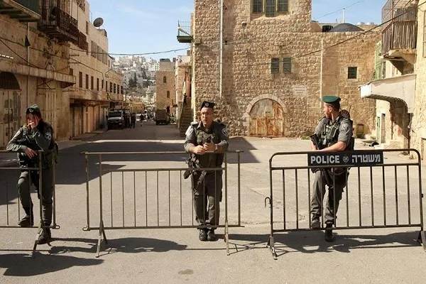 الإحتلال الإسرائيلي يسحب صلاحيات إدارة الحرم الإبراهيمي من الأوقاف