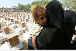 Aid Packages Handed Out in Yemen’s Hudaydah after Truce Deal