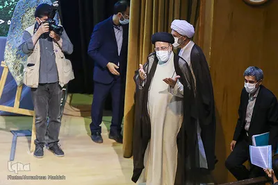 جلسه شورای اداری و نشست خبری رئیس جمهور در شیراز‎‎