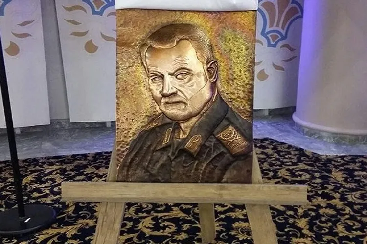 تصویر قلم‌زنی سردار سلیمانی در کرمان رونمایی شد